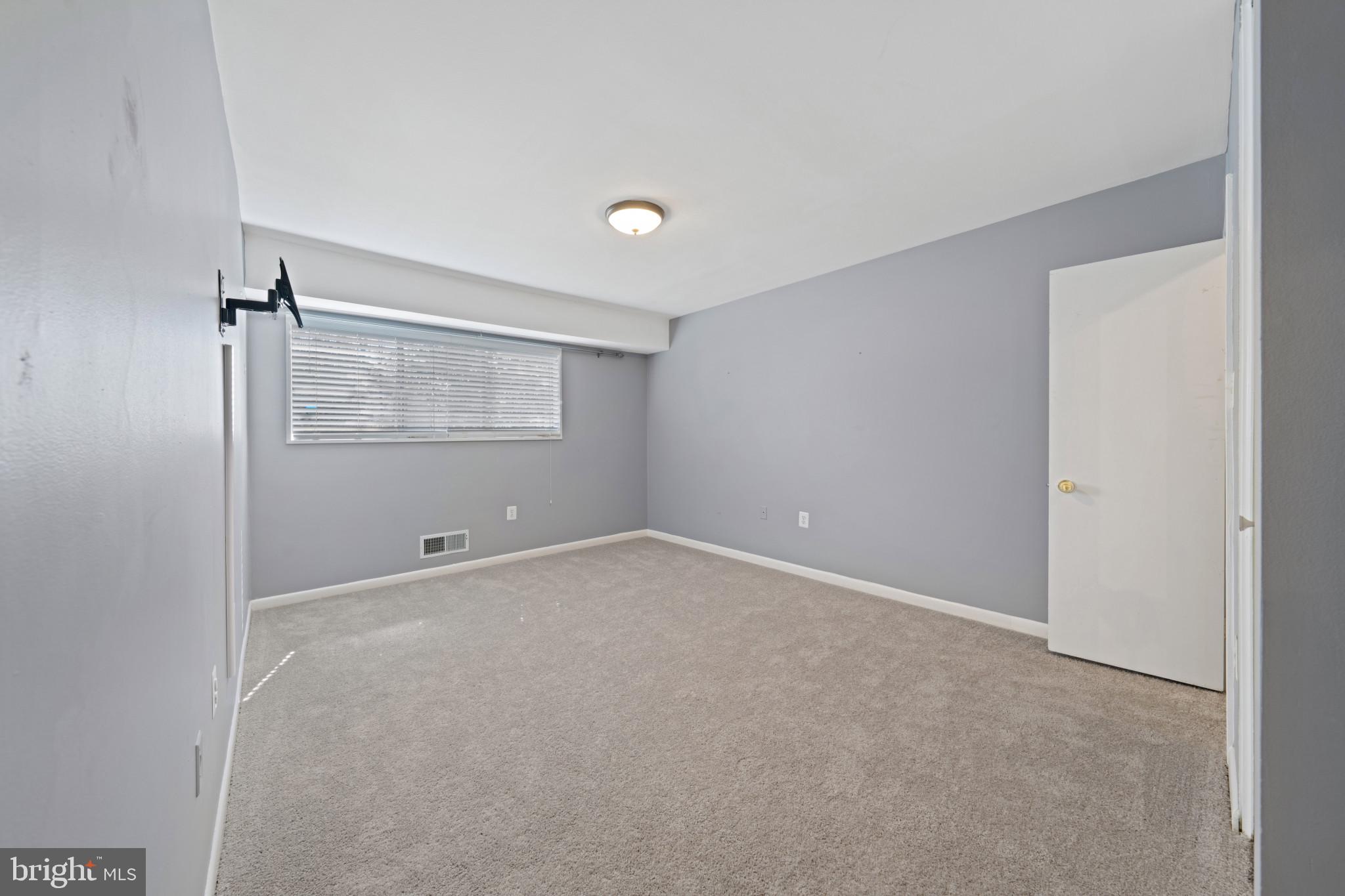 10620 WEYMOUTH STREET 1