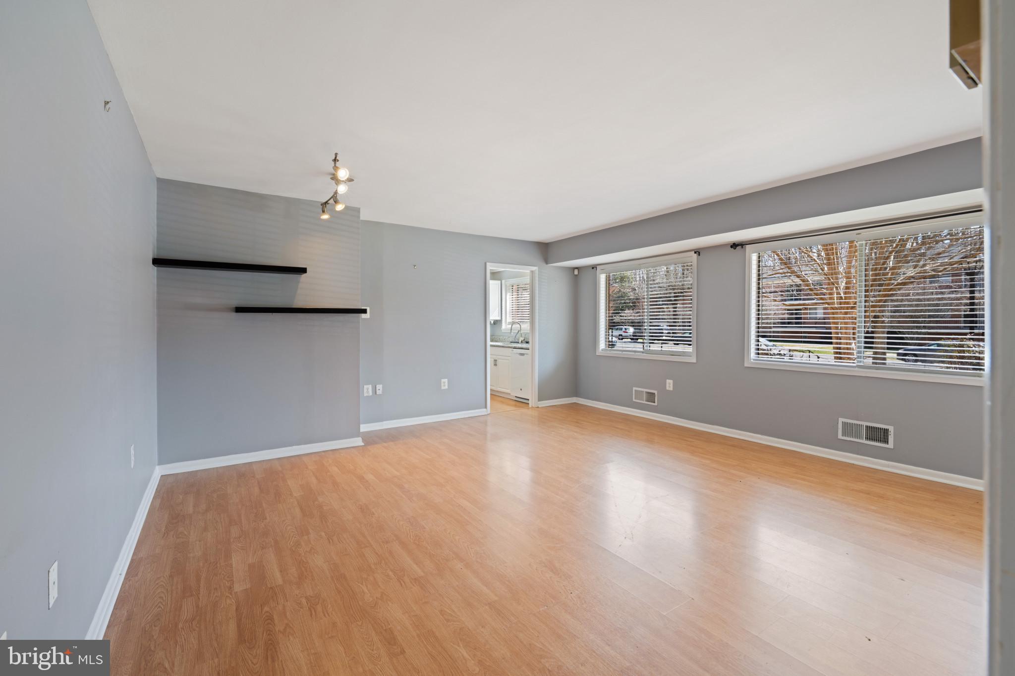 10620 WEYMOUTH STREET 1