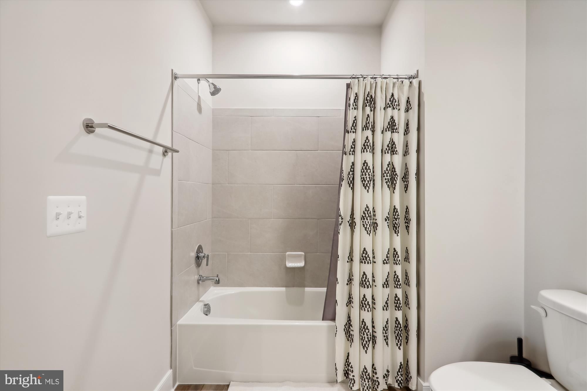 104 SAINT IVES PLACE #209