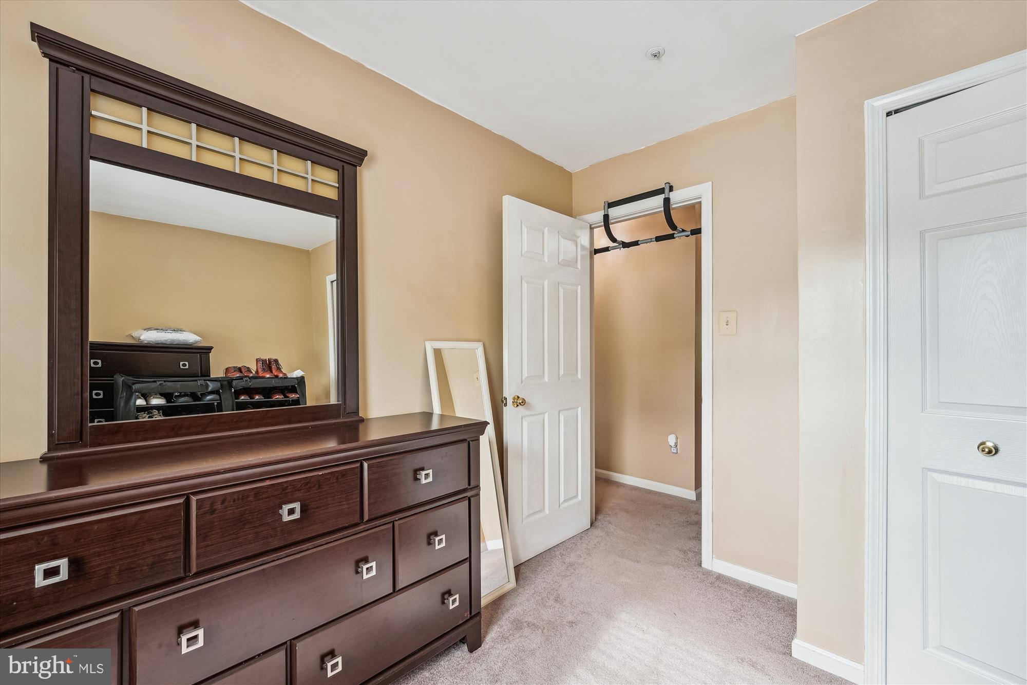 10048 Quiet Brook Ln