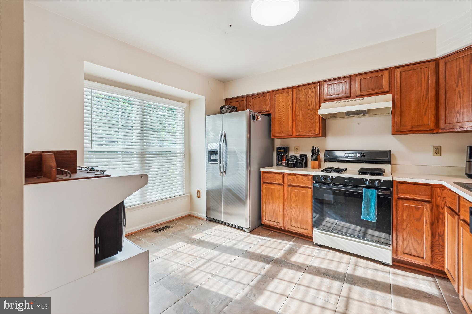 10048 Quiet Brook Ln