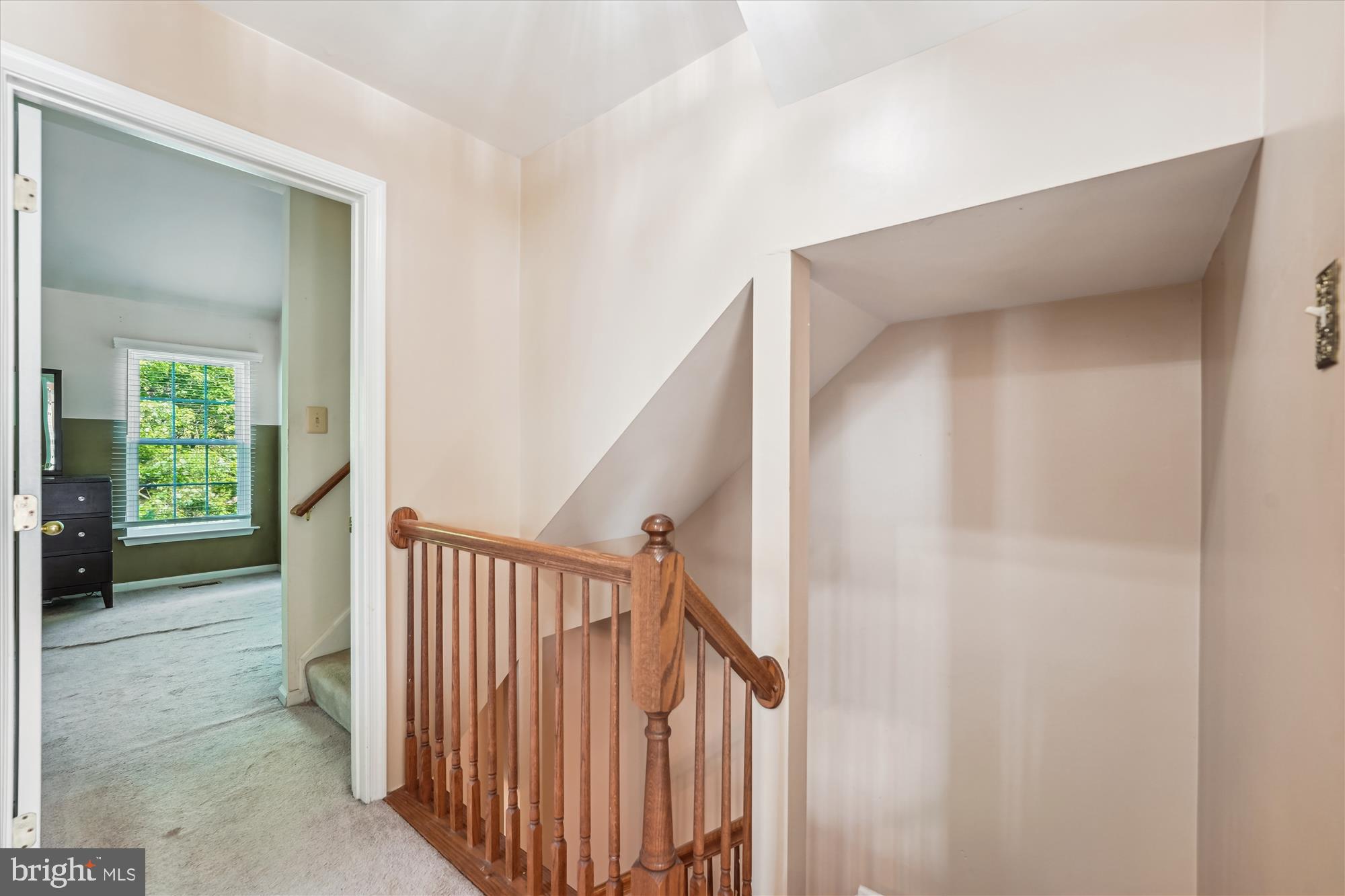 10048 Quiet Brook Ln