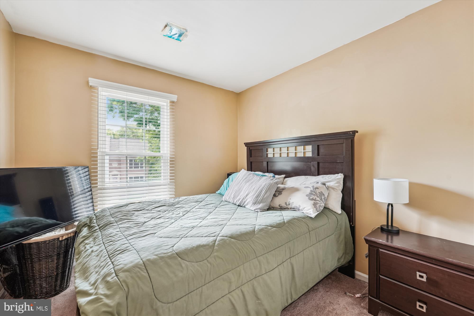 10048 Quiet Brook Ln