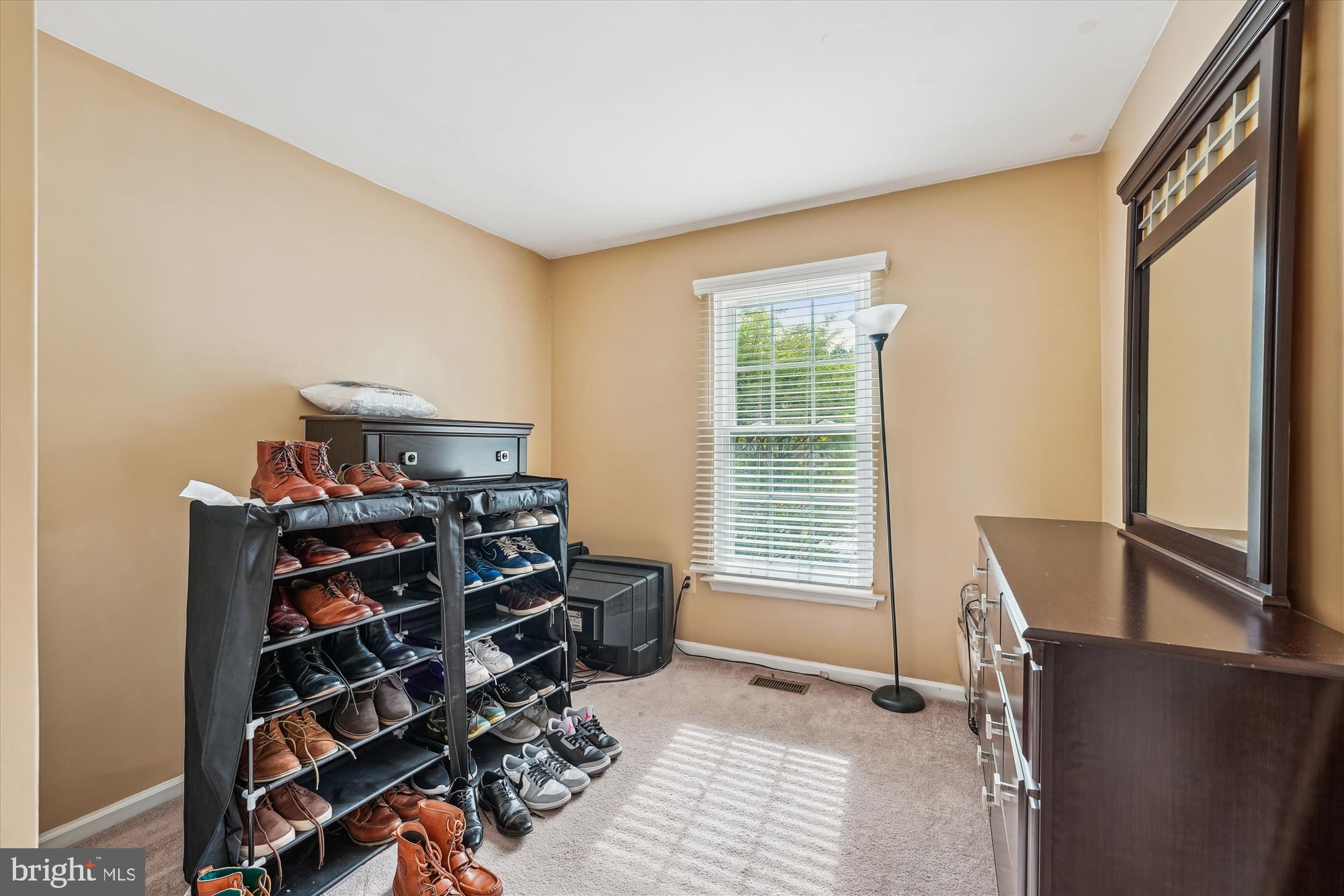 10048 Quiet Brook Ln