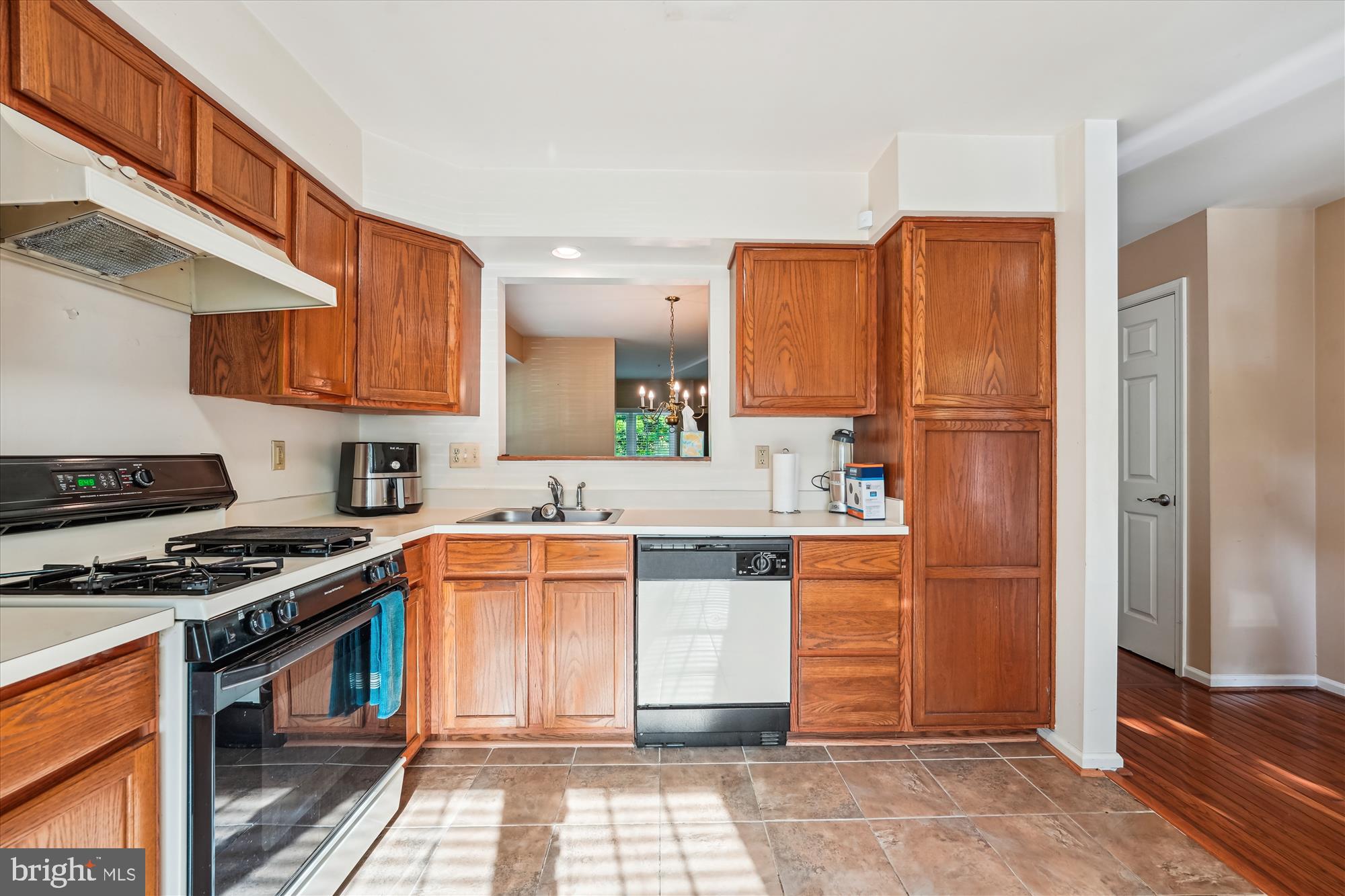 10048 Quiet Brook Ln