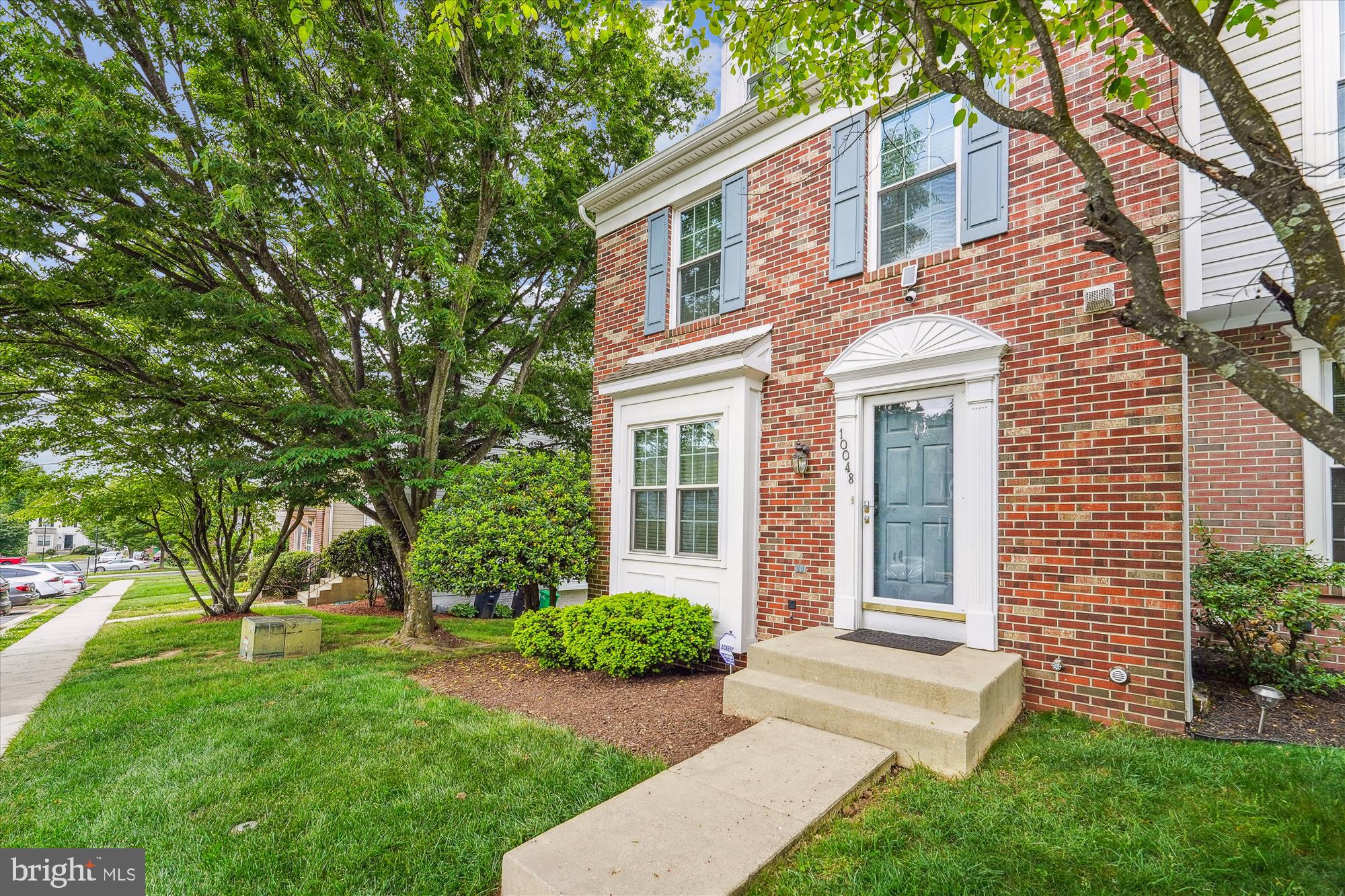 10048 Quiet Brook Ln