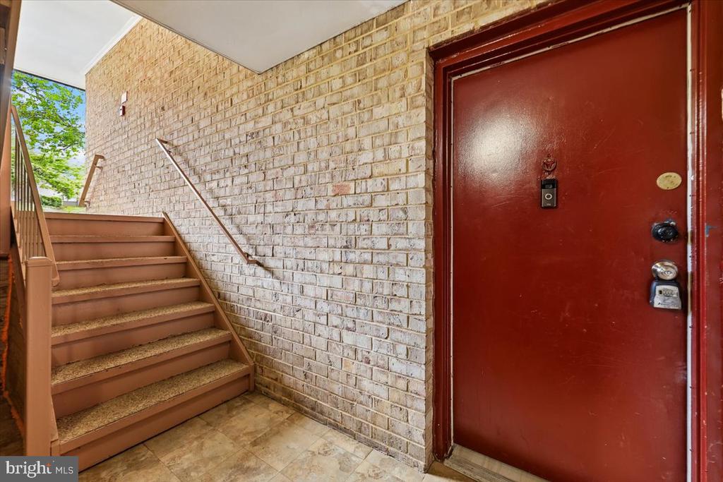 3342 HUNTLEY SQUARE DRIVE Unit: T1