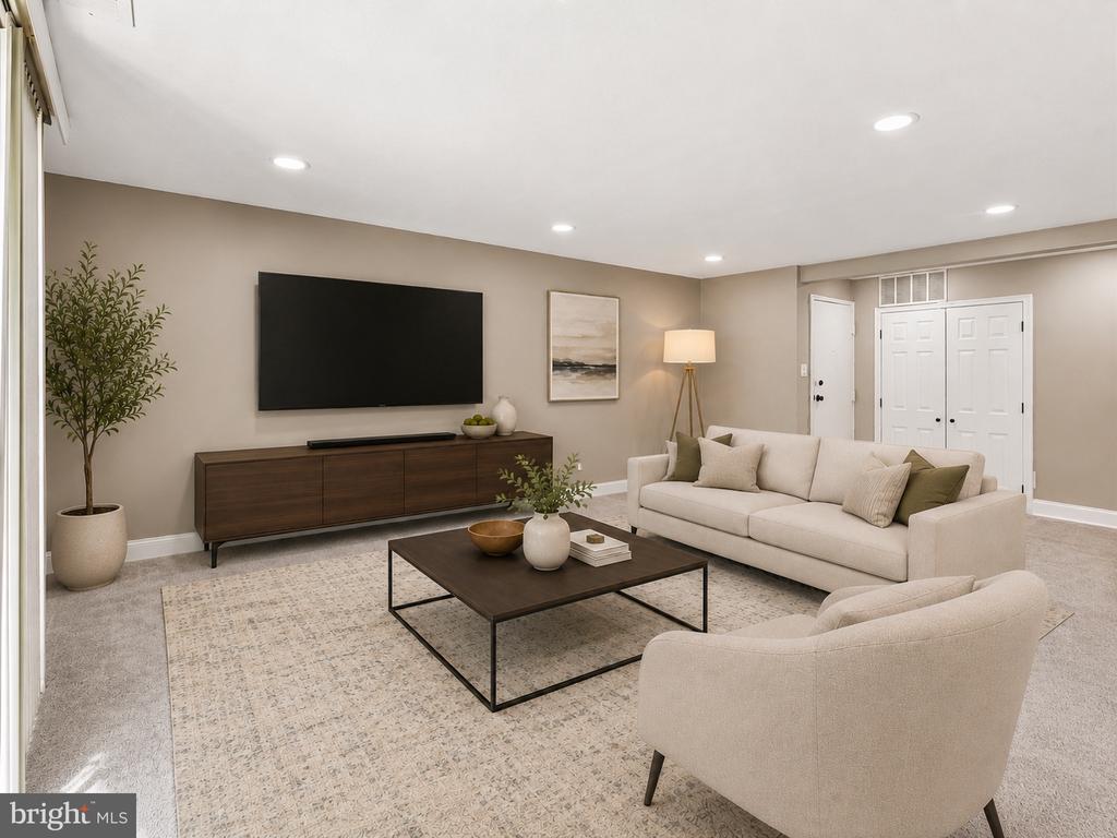 3342 HUNTLEY SQUARE DRIVE Unit: T1