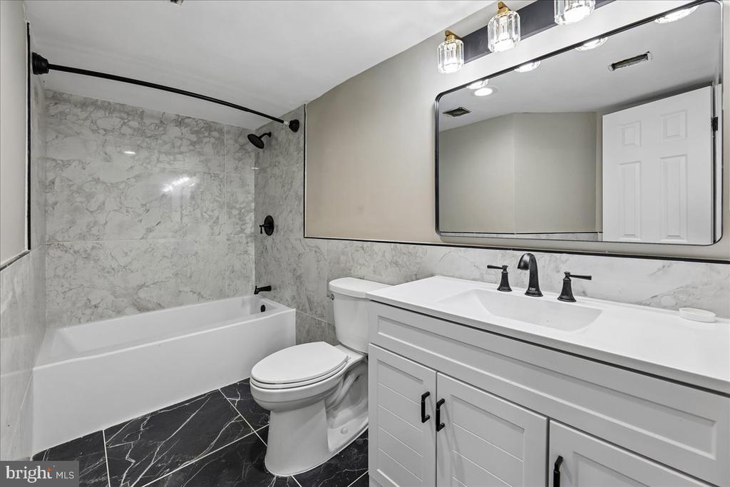 3342 HUNTLEY SQUARE DRIVE Unit: T1
