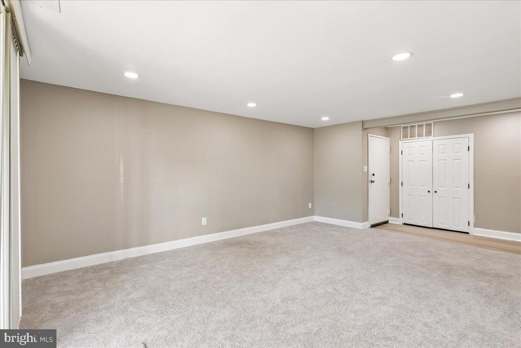 3342 HUNTLEY SQUARE DRIVE Unit: T1