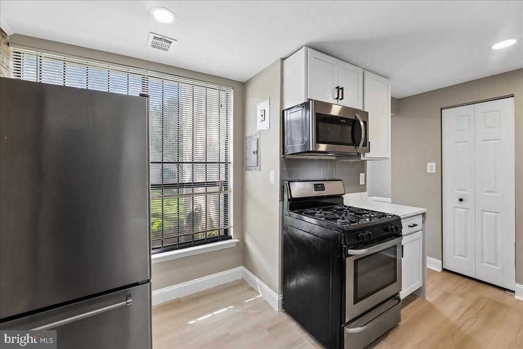 3342 HUNTLEY SQUARE DRIVE Unit: T1