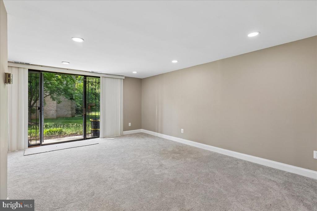 3342 HUNTLEY SQUARE DRIVE Unit: T1