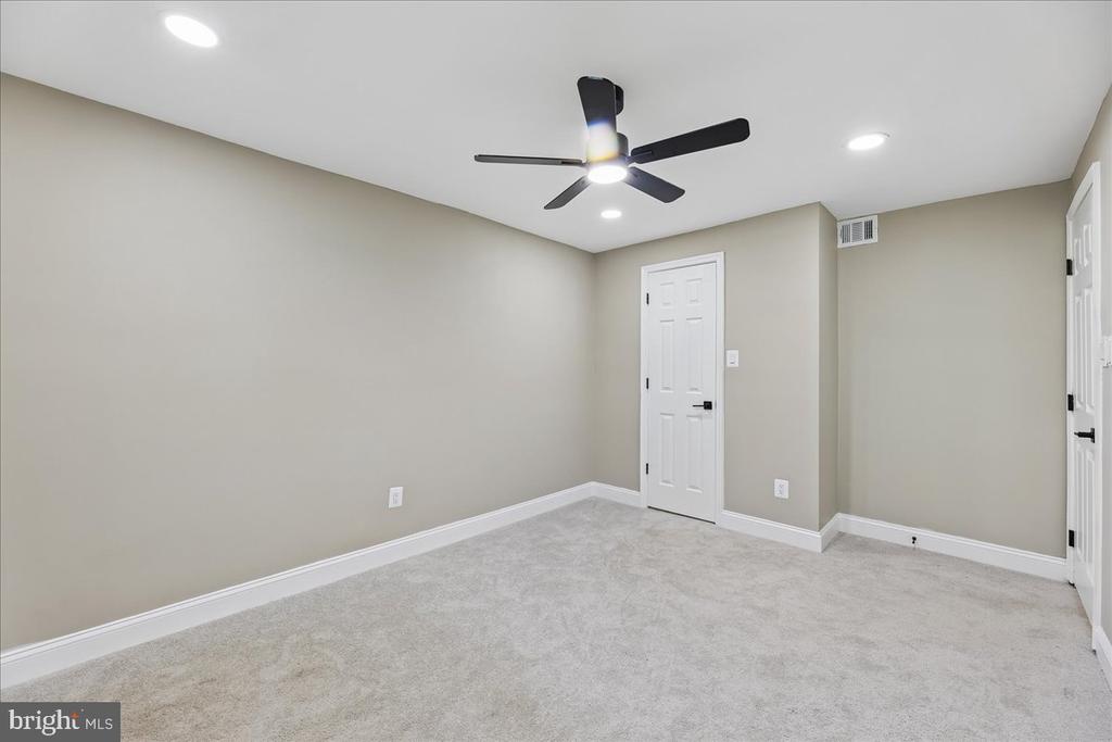 3342 HUNTLEY SQUARE DRIVE Unit: T1