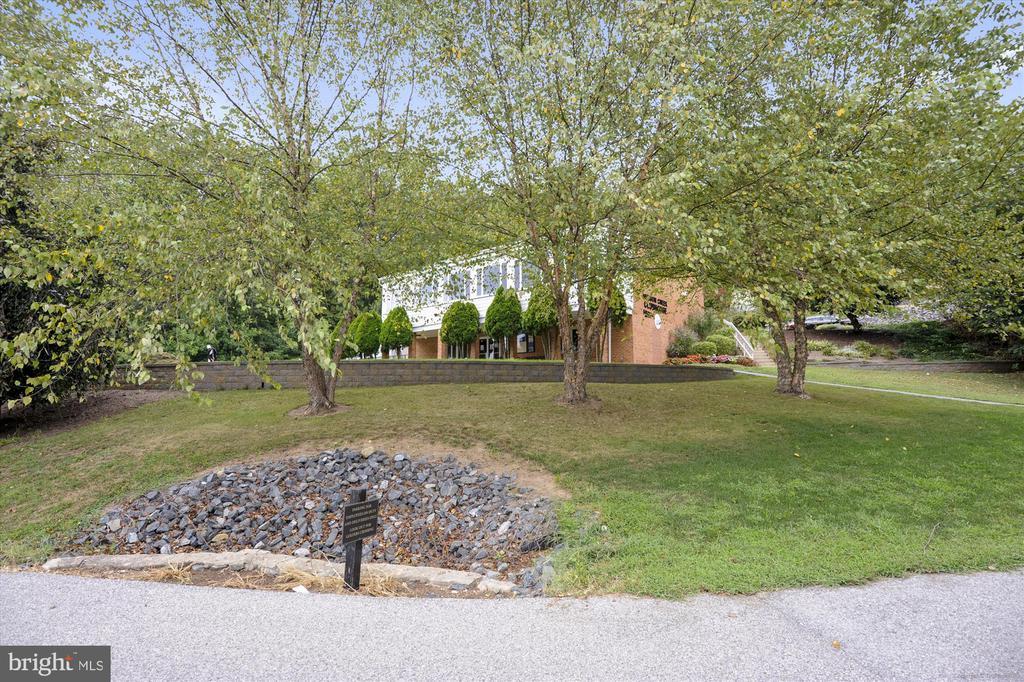 104 SAINT IVES PLACE Unit: 209