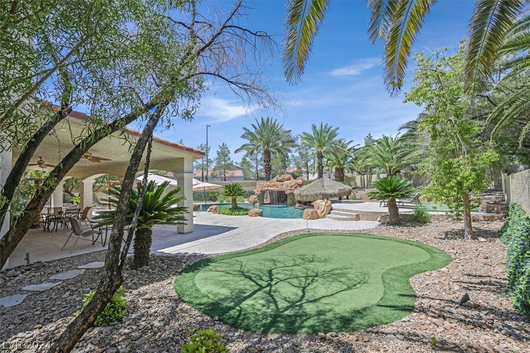 9113 Harvest Homes Street