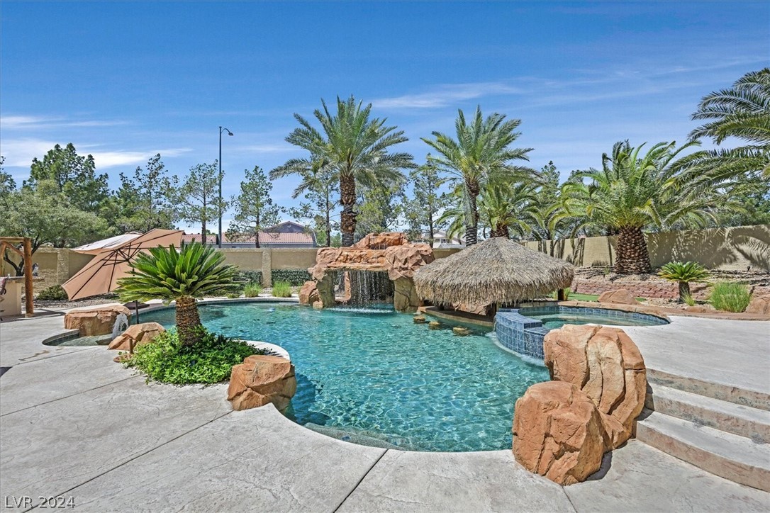 9113 Harvest Homes Street