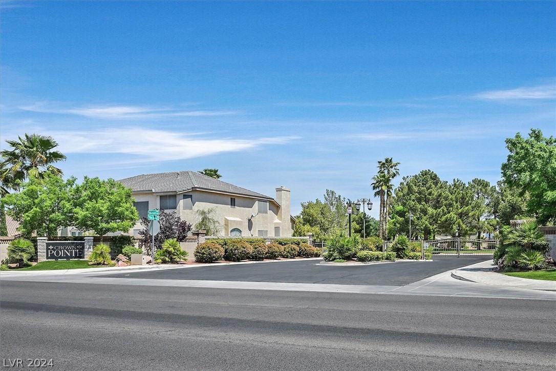 9113 Harvest Homes Street