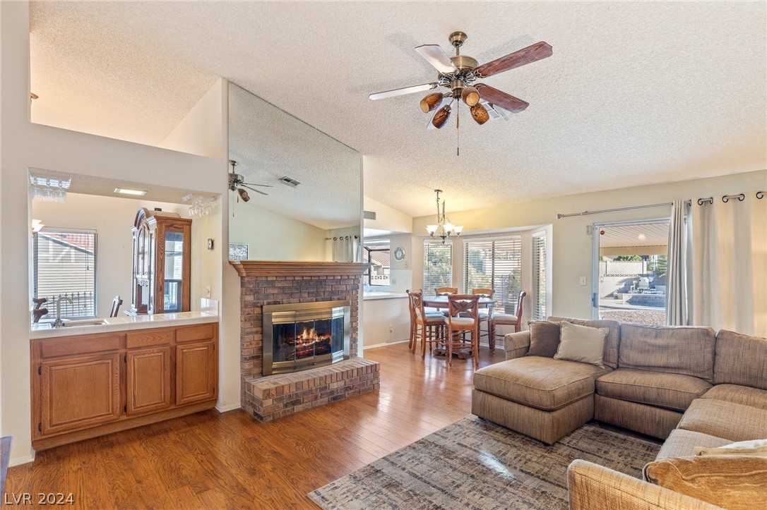 1528 Frandosa Lane