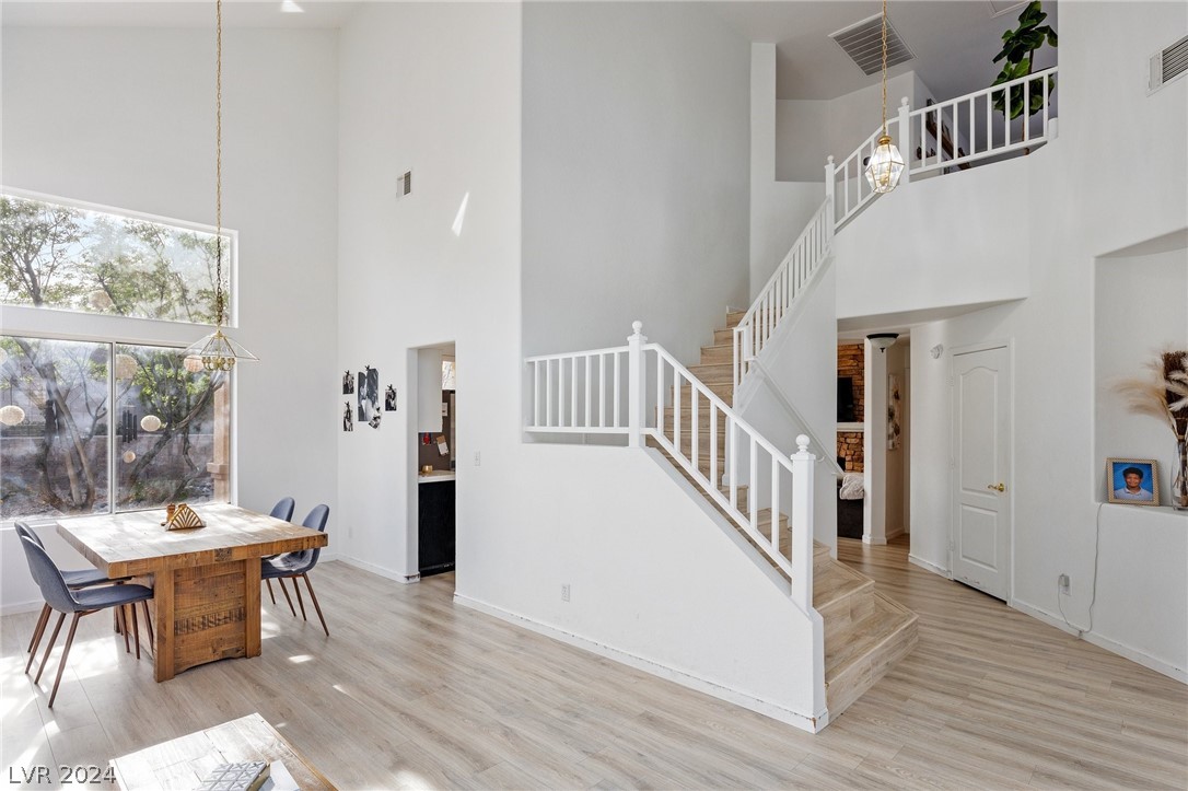 2321 Bloomington Drive