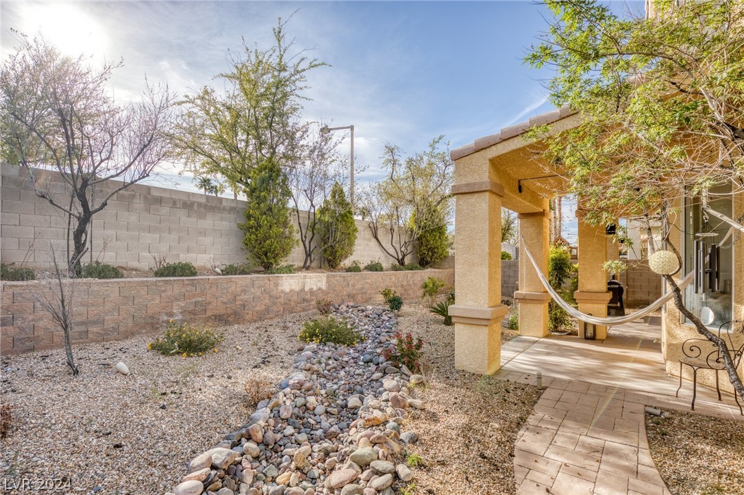2321 Bloomington Drive