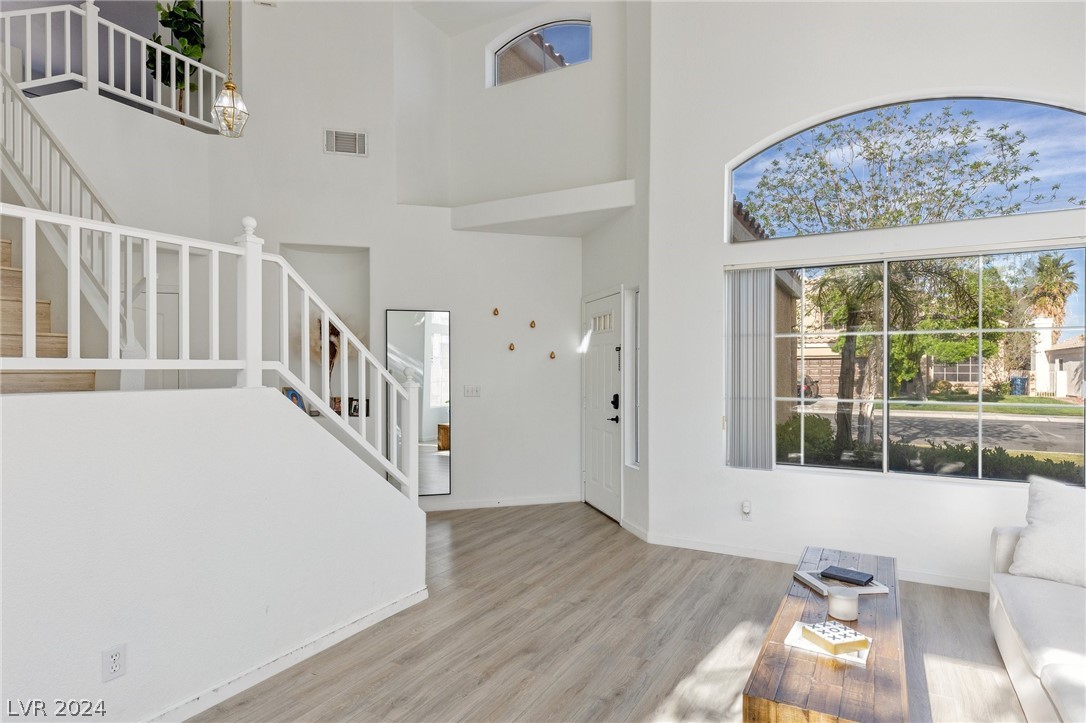 2321 Bloomington Drive