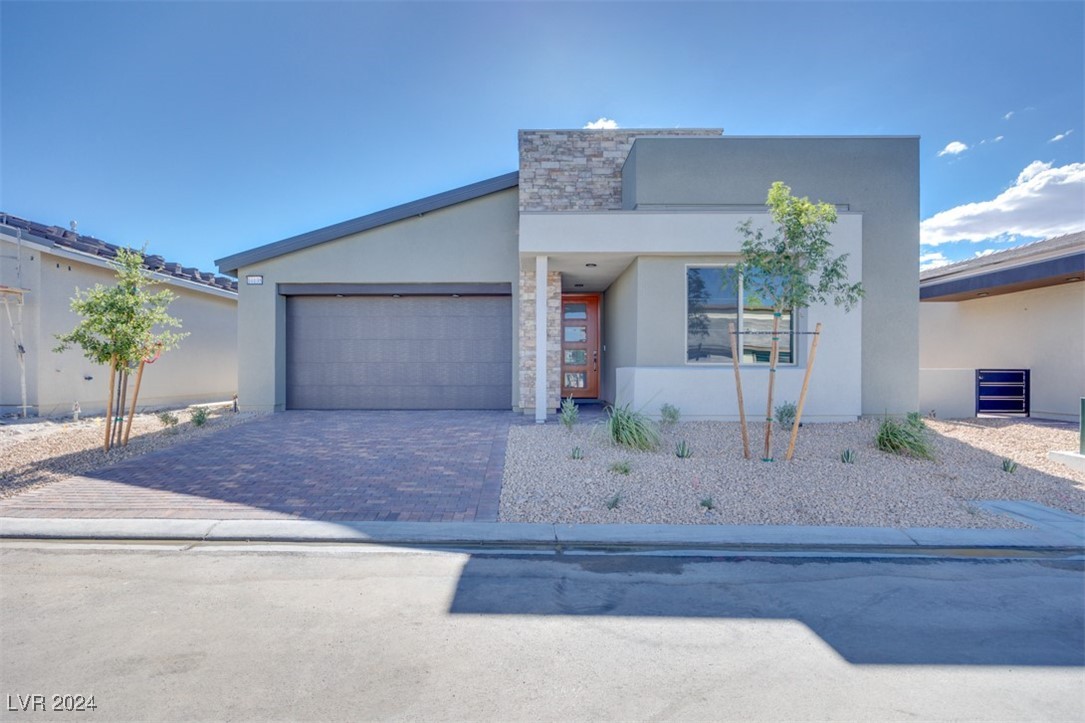 10135 Evergreen Pine Street