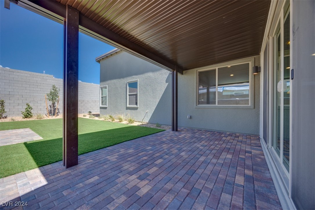 10135 Evergreen Pine Street