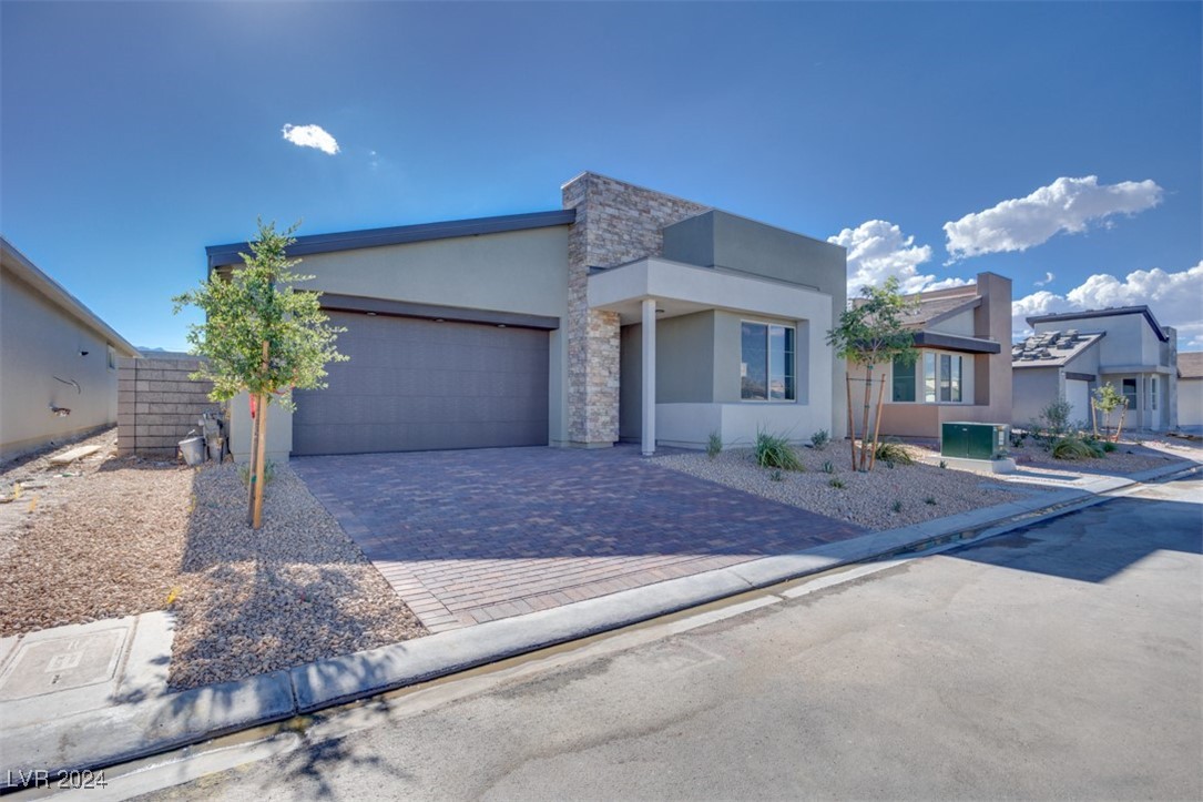 10135 Evergreen Pine Street