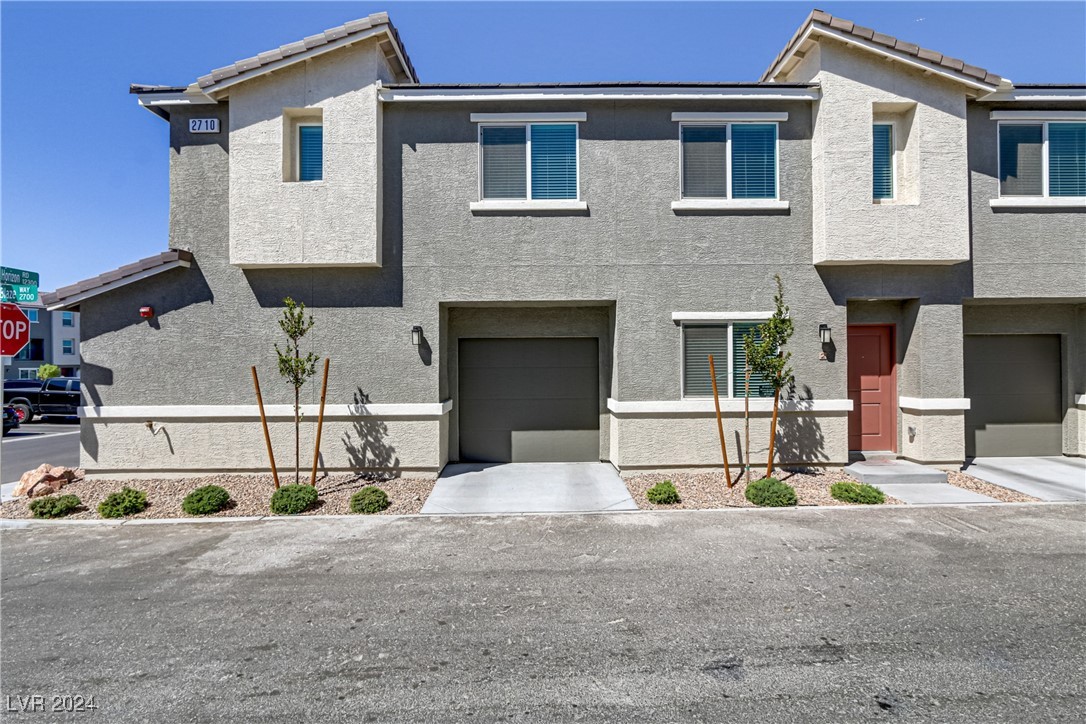 2710 Yellow Blaze Way 1