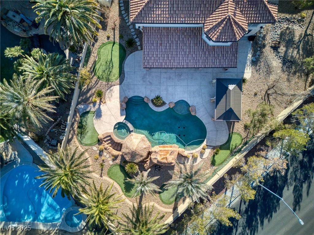 9113 Harvest Homes Street
