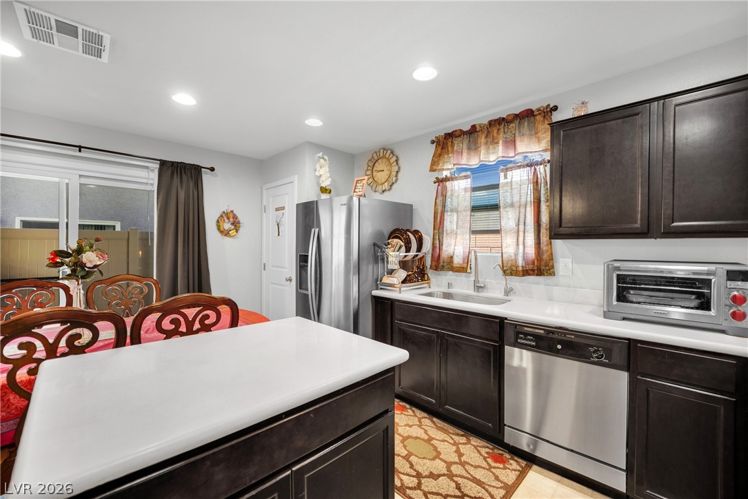3639 Via Del Robles Avenue