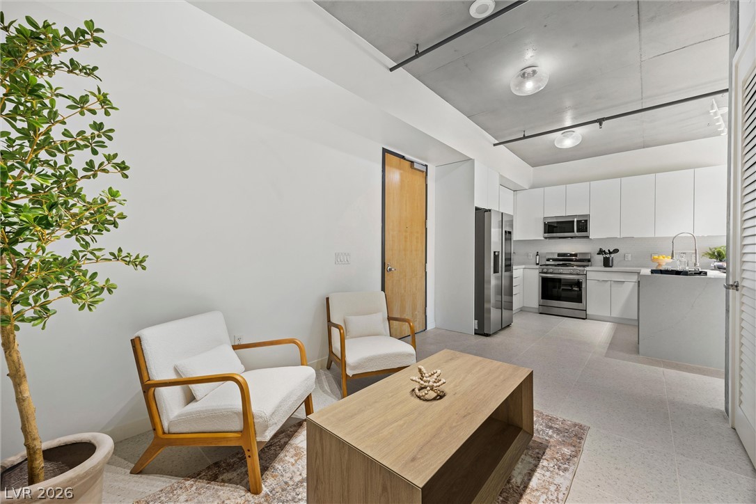 353 East Bonneville Avenue 421