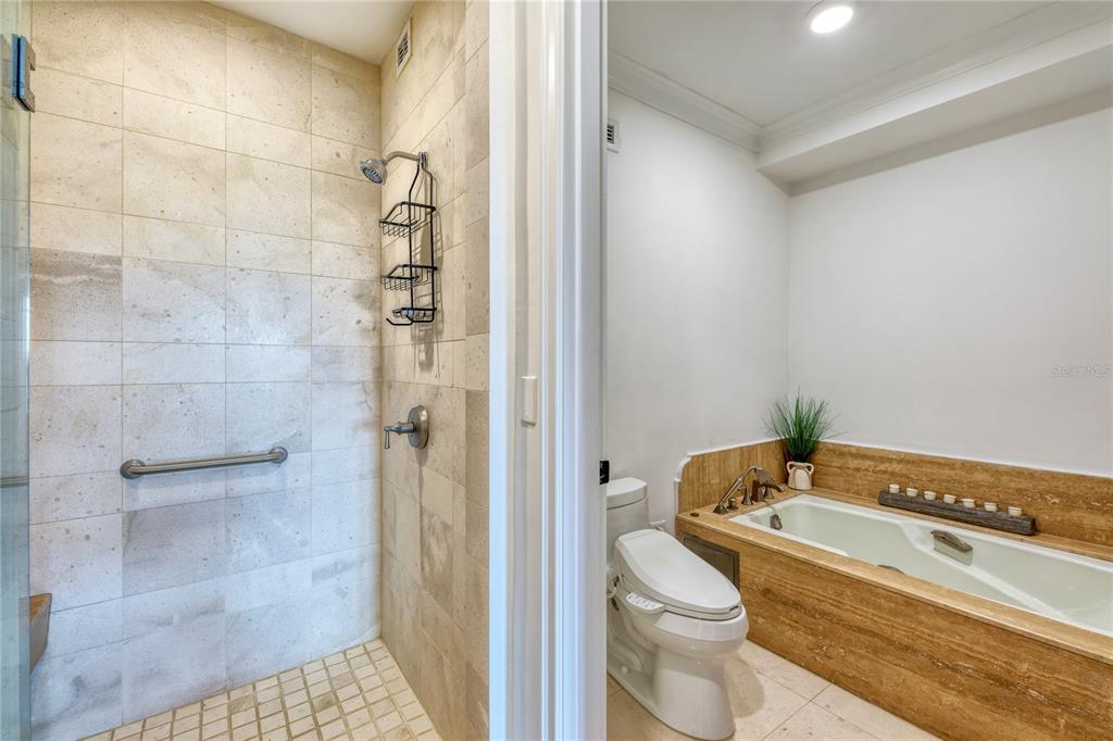 302B COUNTRY CLUB VILLAS