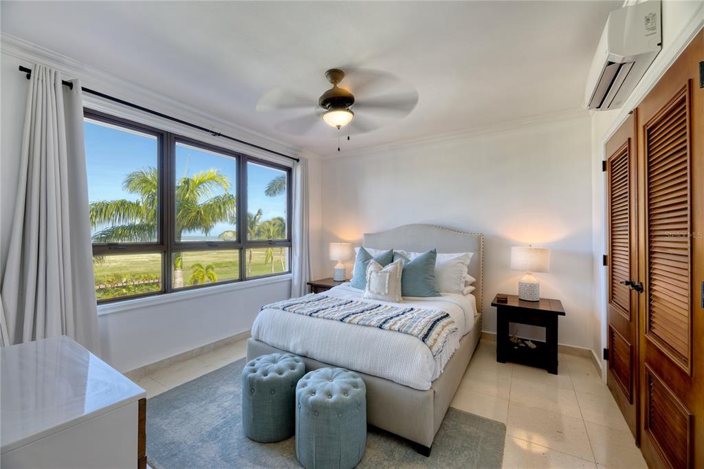 302B COUNTRY CLUB VILLAS