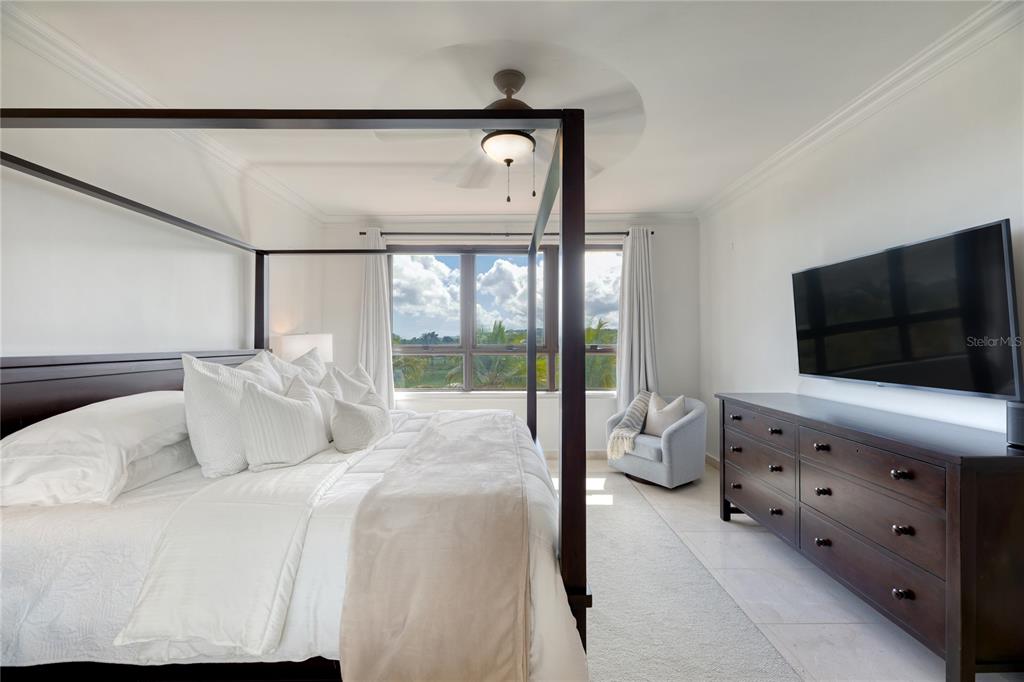 302B COUNTRY CLUB VILLAS