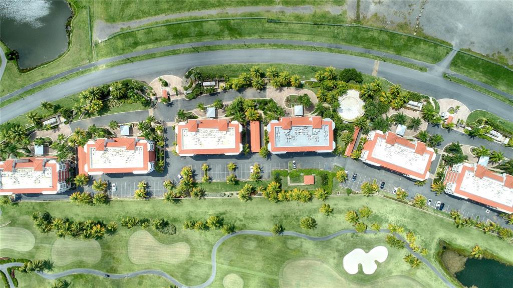 302B COUNTRY CLUB VILLAS