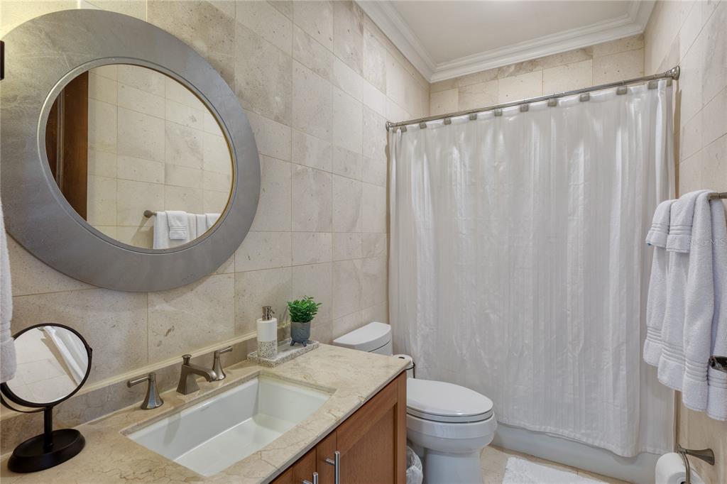 302B COUNTRY CLUB VILLAS