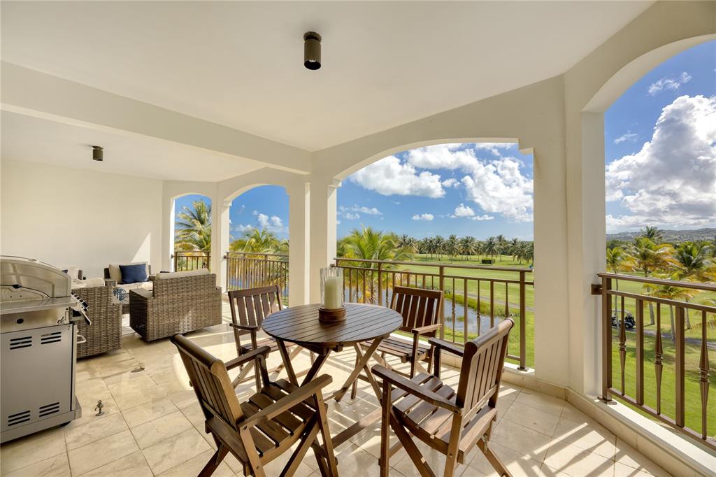 302B COUNTRY CLUB VILLAS