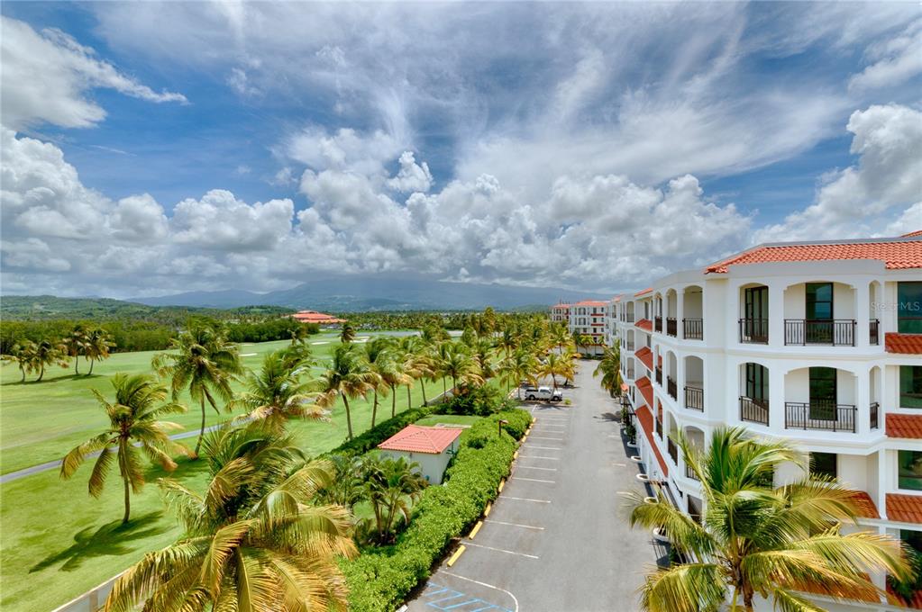 302B COUNTRY CLUB VILLAS