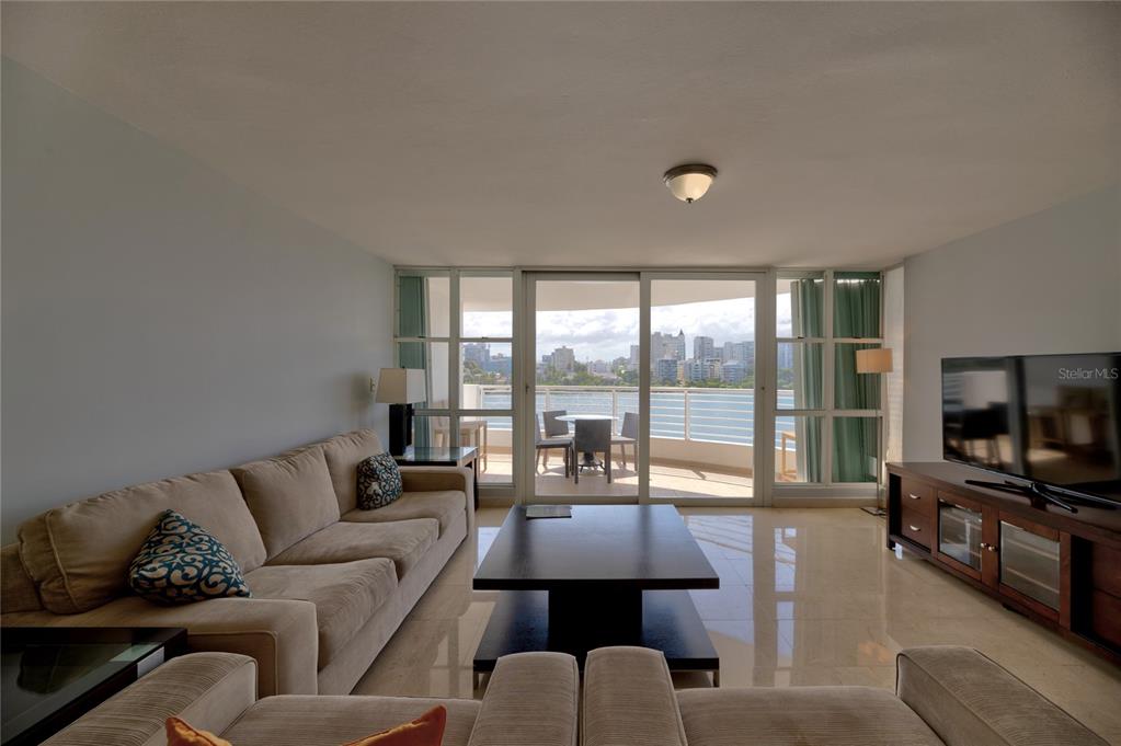 996 ASHFORD AVENUE Unit: 5