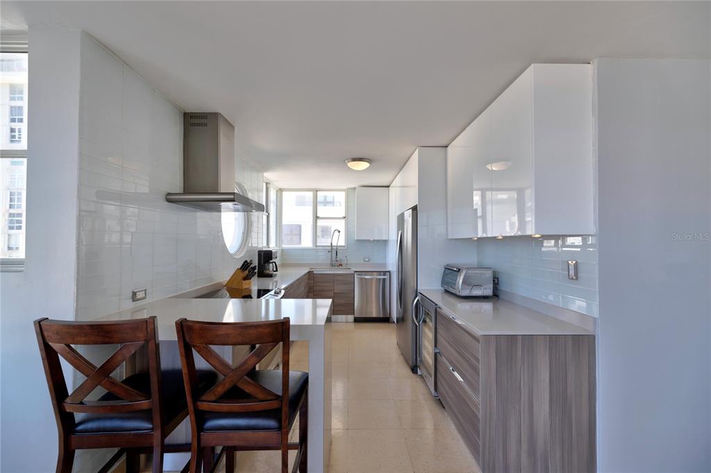 996 ASHFORD AVENUE Unit: 5