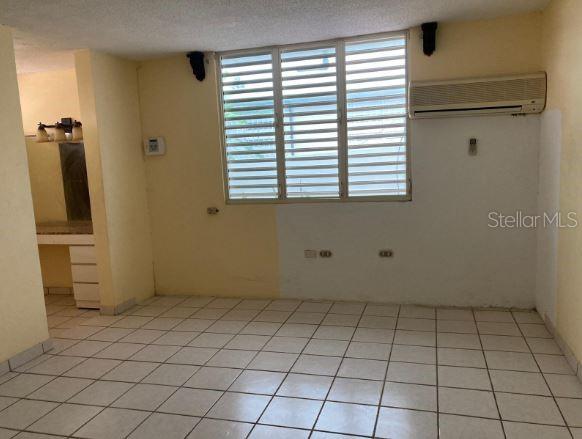 Urb. Jacaranda 18-B CALLE C