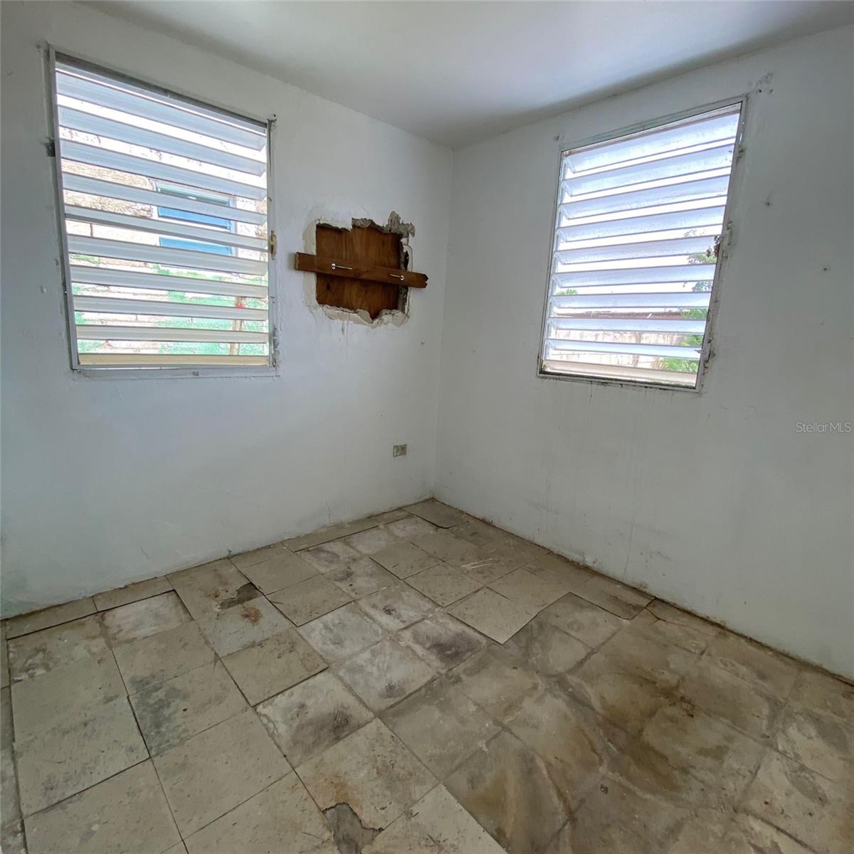 7 DD CALLE 1 URB VALLES DE GUAYAMA