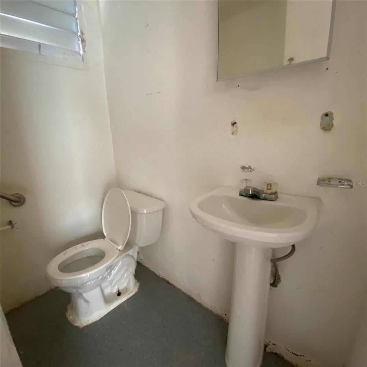 7 DD CALLE 1 URB VALLES DE GUAYAMA