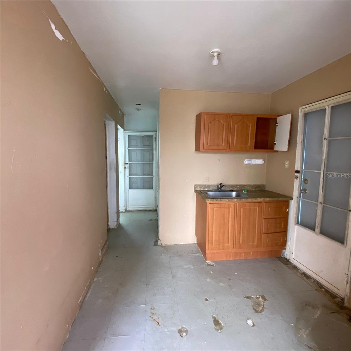 7 DD CALLE 1 URB VALLES DE GUAYAMA