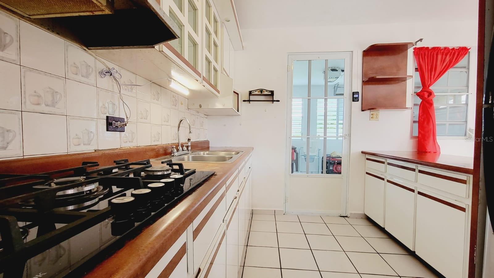 Km 2.9 PR-917 BO. MONTONES II