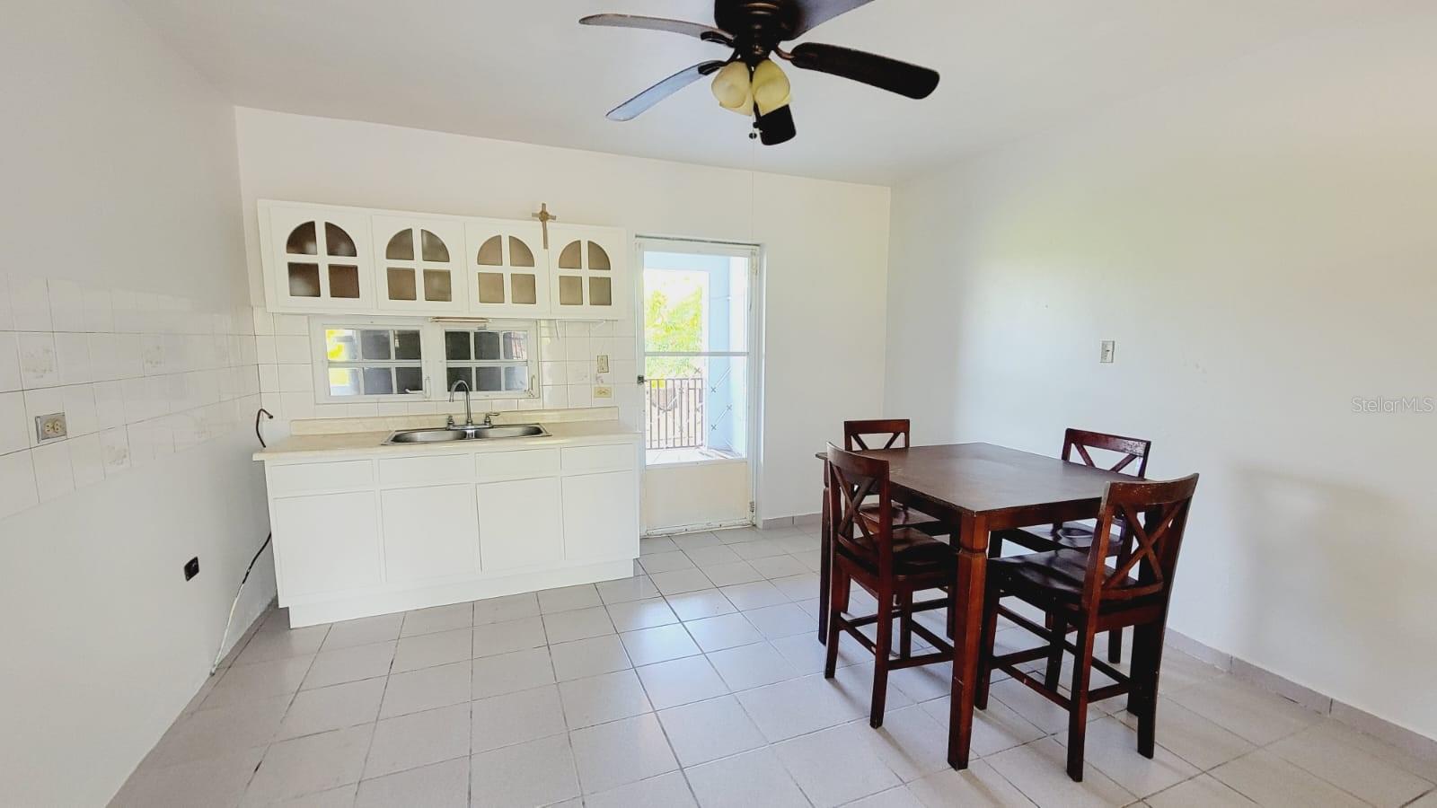 Km 2.9 PR-917 BO. MONTONES II