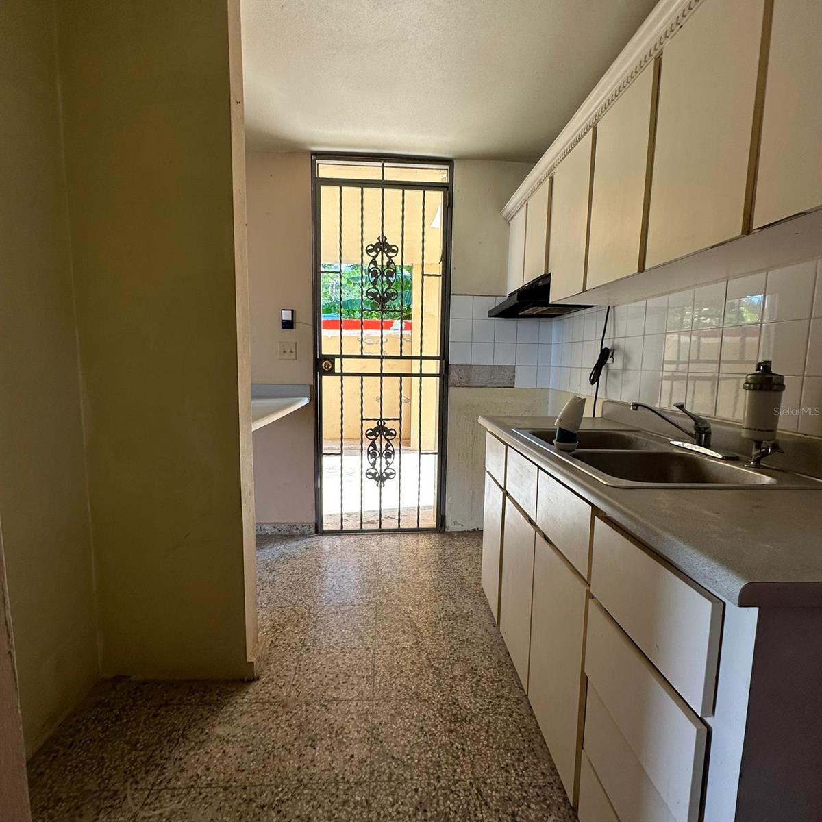 4F SANTA TERESITA ST