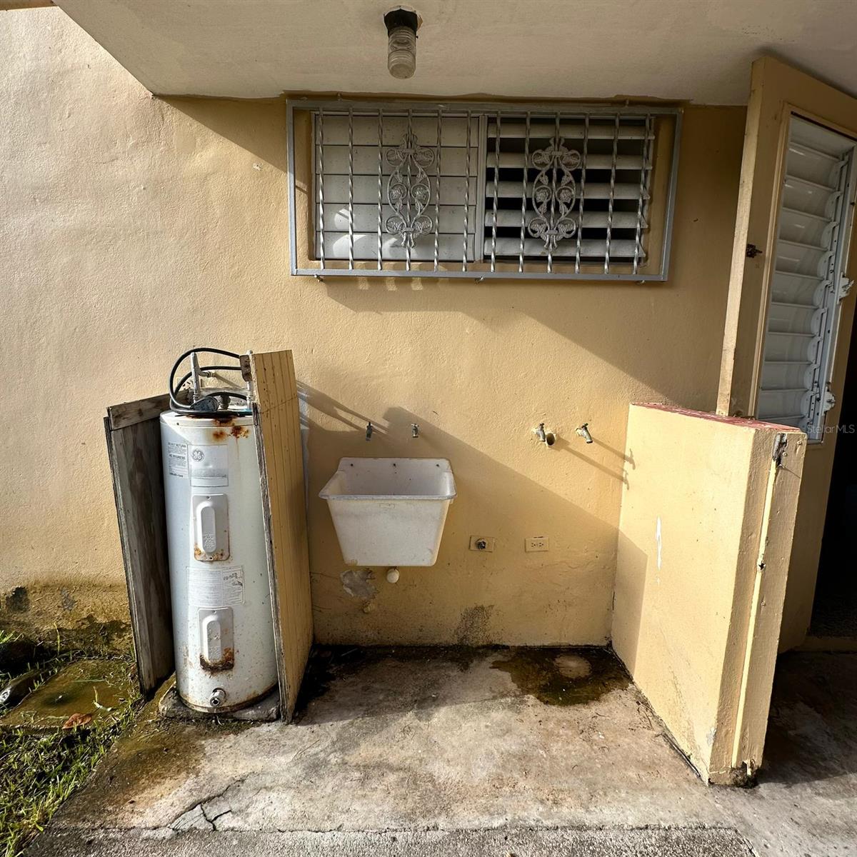 4F SANTA TERESITA ST