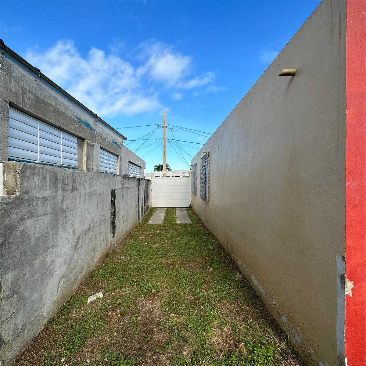 4F SANTA TERESITA ST